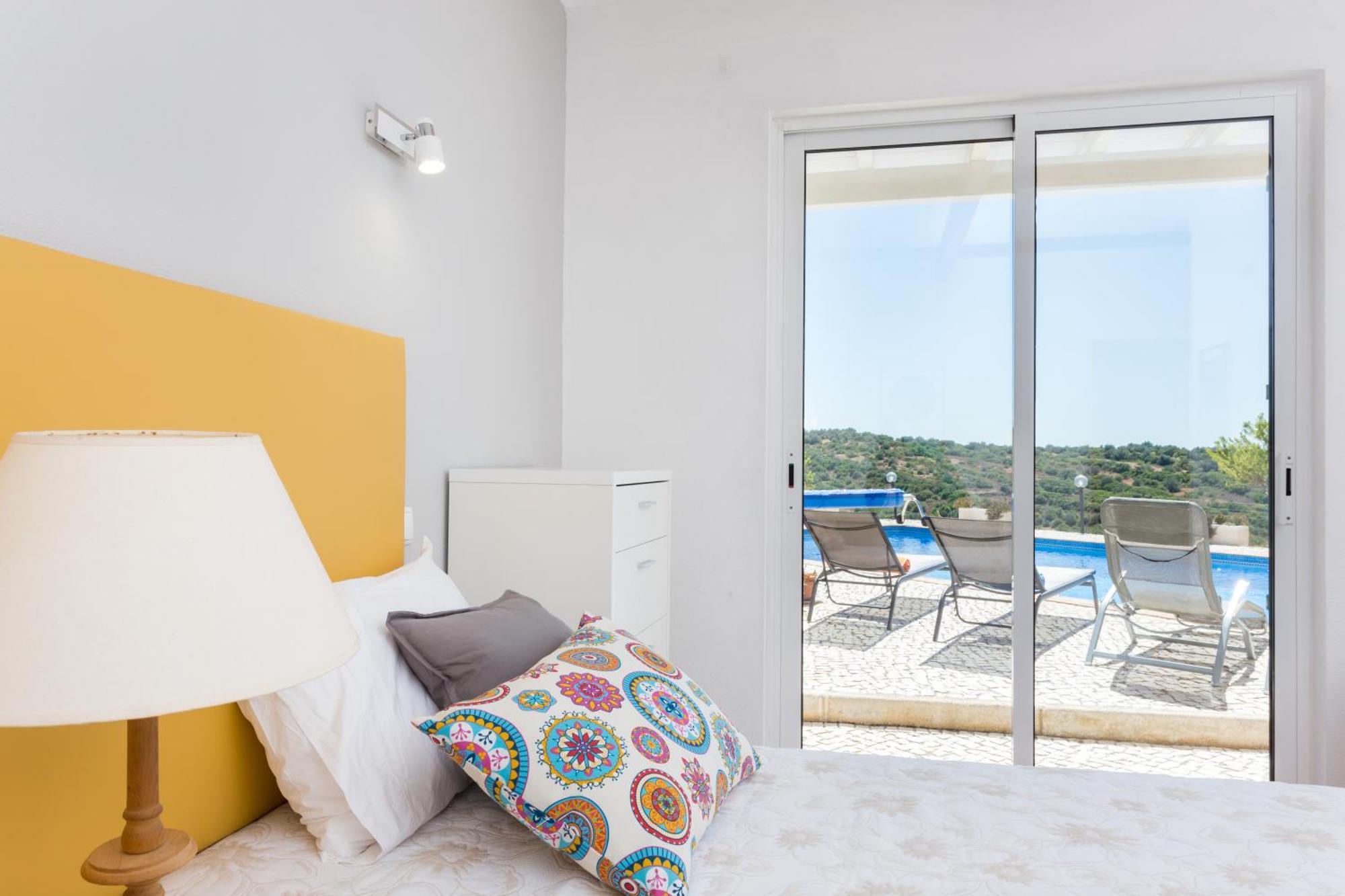 The Sun Hill Bed & Breakfast Лагос Стая снимка