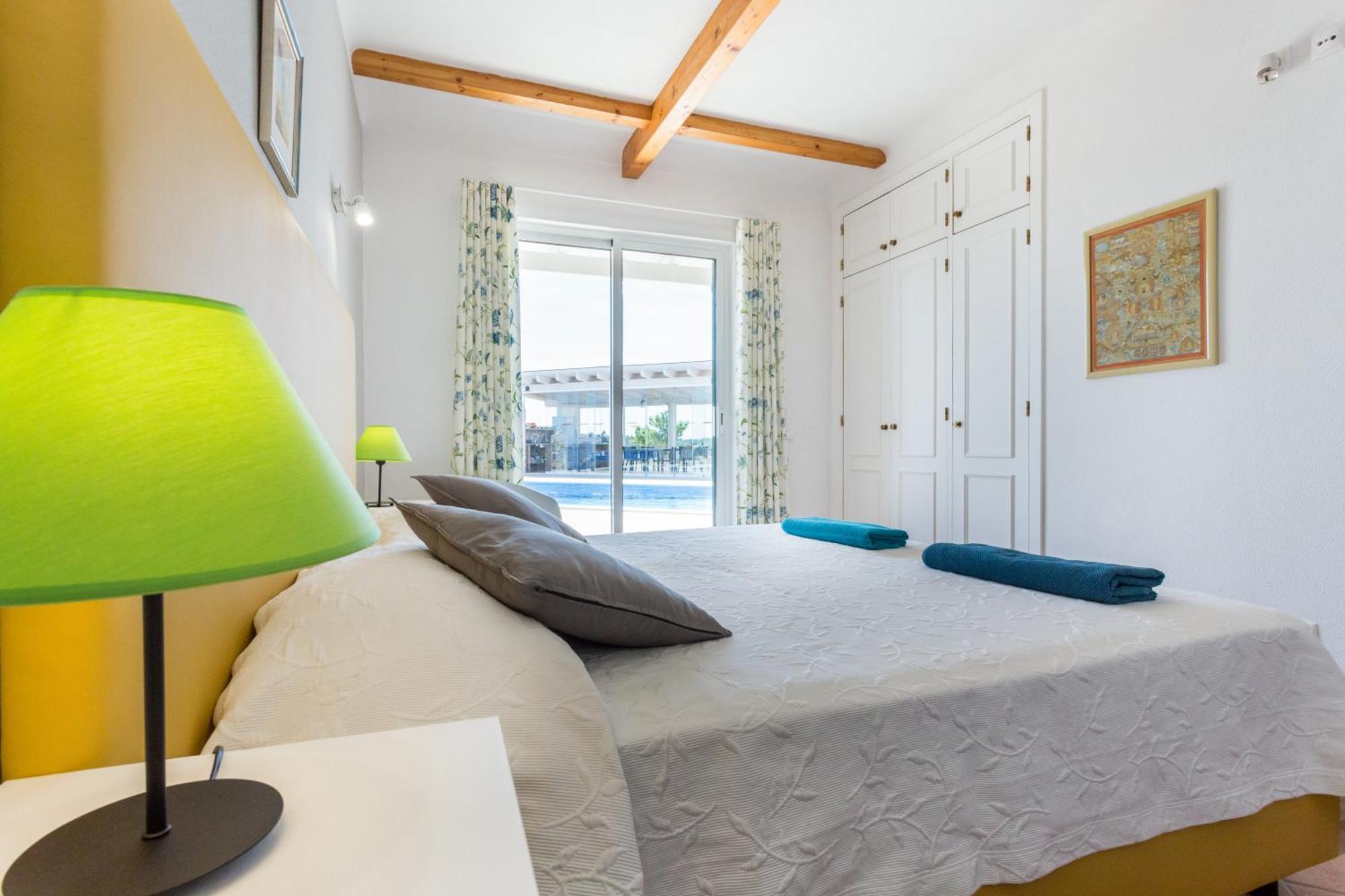 The Sun Hill Bed & Breakfast Лагос Стая снимка