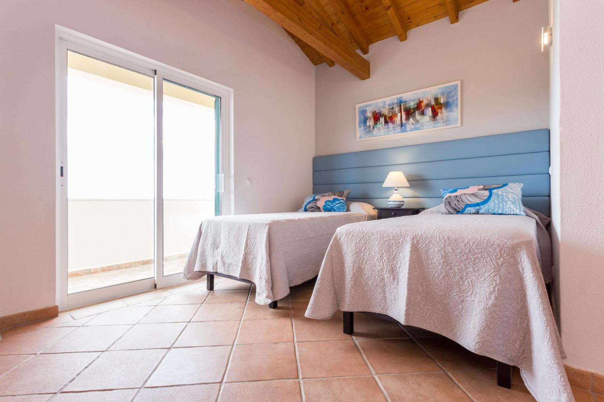The Sun Hill Bed & Breakfast Лагос Стая снимка